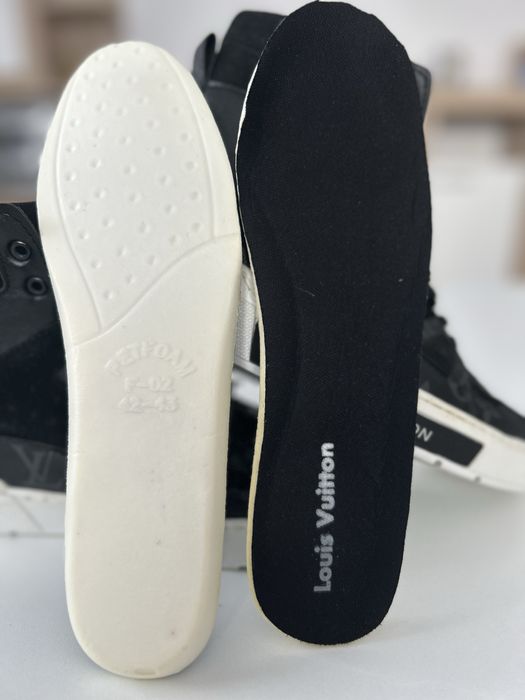 Papuci Louis Vuitton ne-folosiți de bărbati