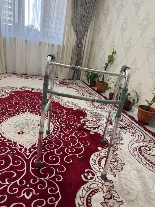 инвалидный ходунок