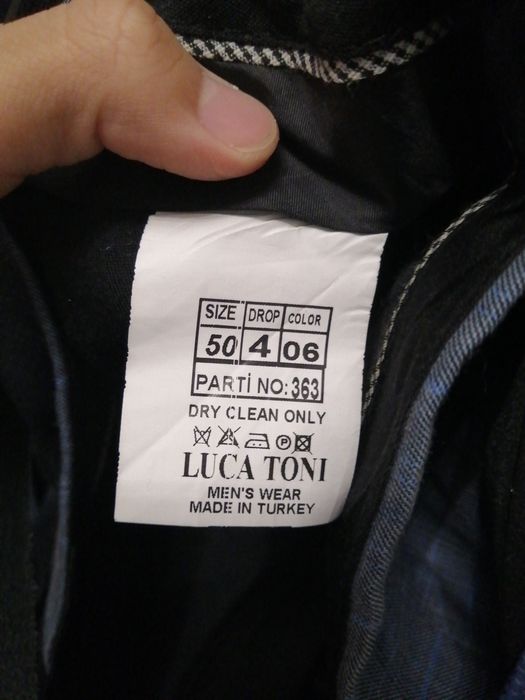 Продам серый костюм