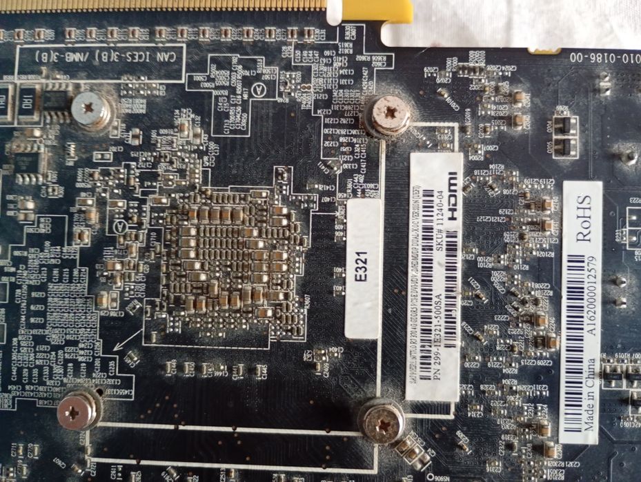 Vând placă video dedicată AMD Radeon HD