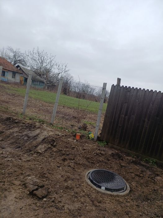 Vând teren intravilan și extravilan