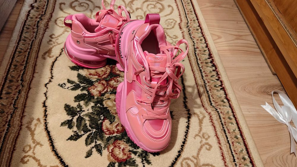 Розови дамски маратонки