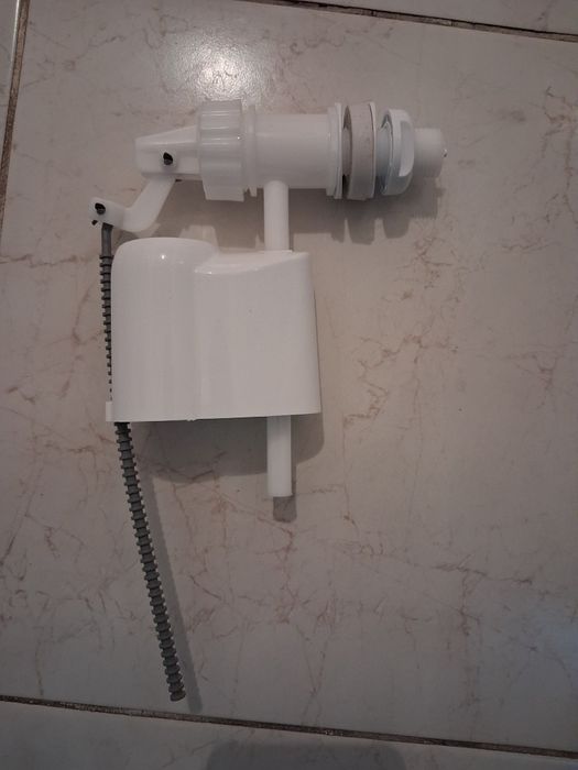 Продам поплавок боковой для унитаза