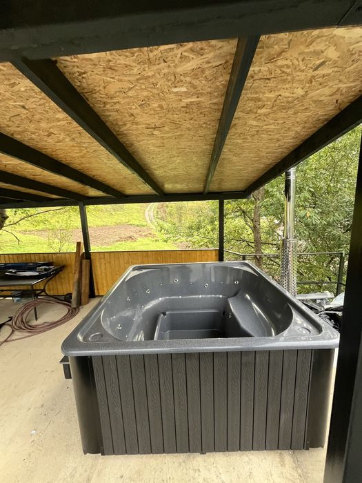 Jacuzzi piscină pătrat
