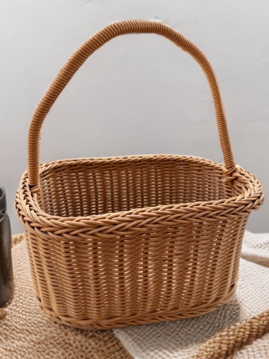 Корзины плетенные в асссортименте. Цена 5000 тг