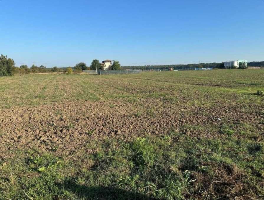 Teren Gradistea, 1000 mp