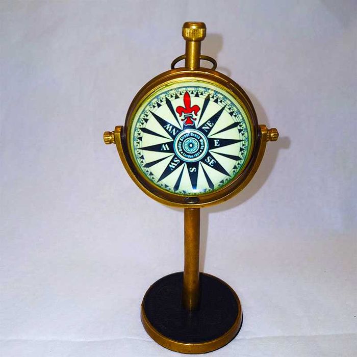 Бронзов часовник с ретро дизайн