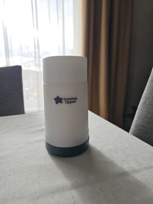 Преносим нагревател и термос за затопляне на бебешка храна или мляко