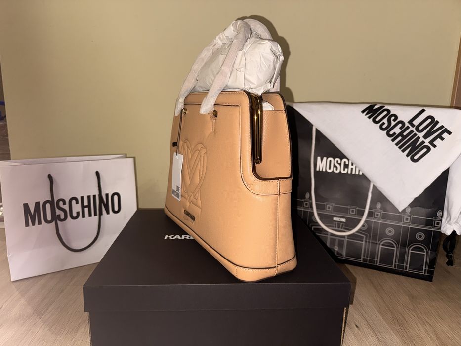 Чисто нова чанта LOVE MOSCHINO
