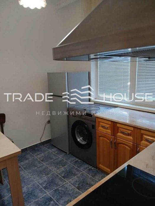 Дава се под наем Тристаен апартамент в Пловдив, Христо Смирненски - 70 кв.м за 448.8 € - Снимка #2