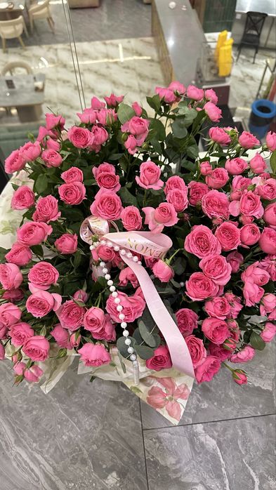 Продам букет кустовых роз