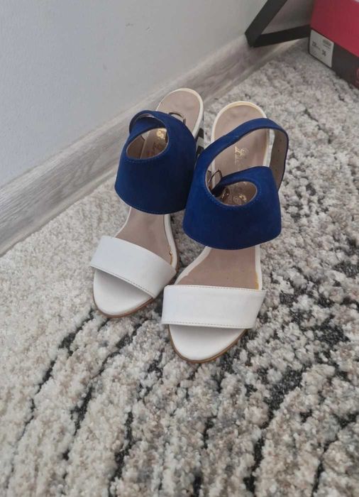 Sandale cu toc gros marime 37