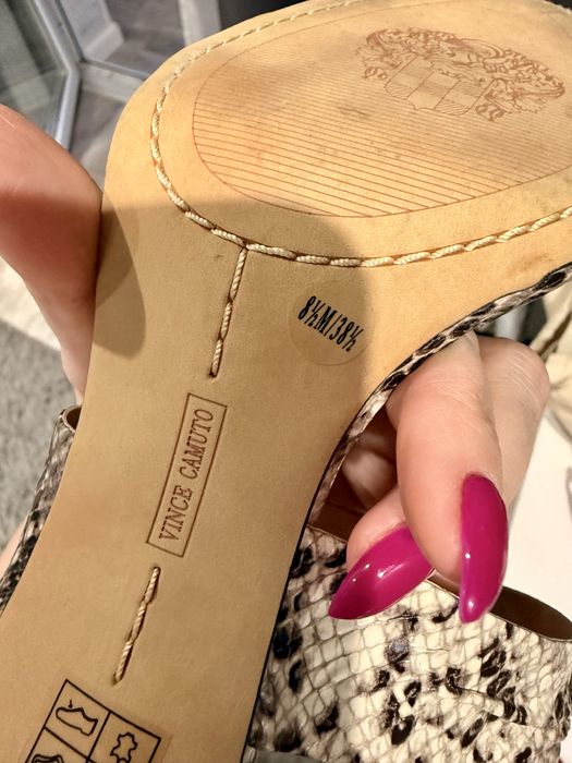 Босоножки Vince Camuto леопардовые