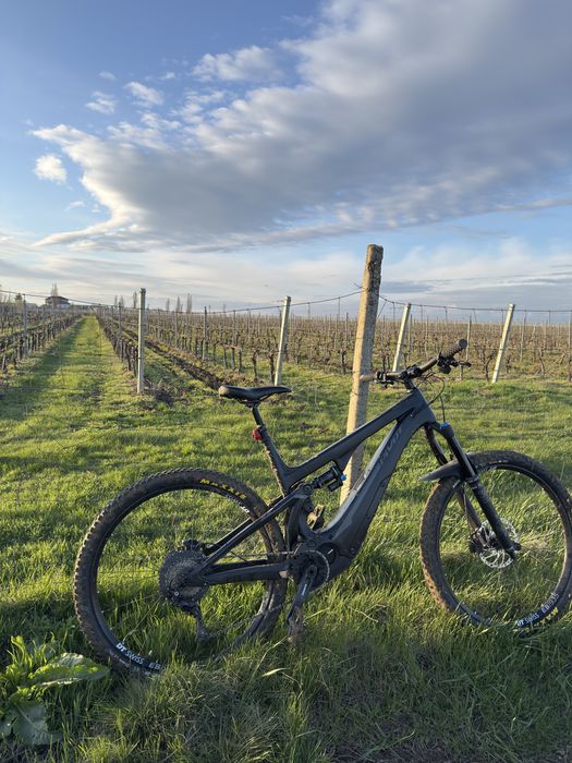 Se vinde e-bike Pivot Shuttle Race Am 2018