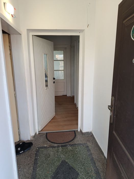 Дава се под наем Етаж от къща в Враца, Квартал 103 - 120 кв.м за 498.27 € - Снимка #1