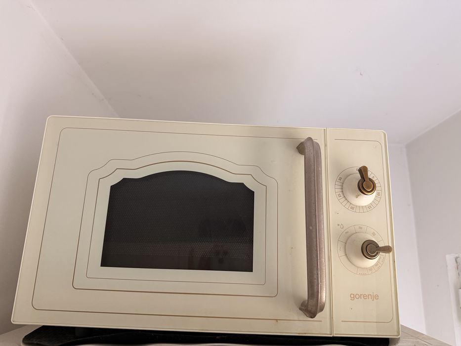 Cuptor cu microunde Gorenje, 20L, bej – stare foarte bună