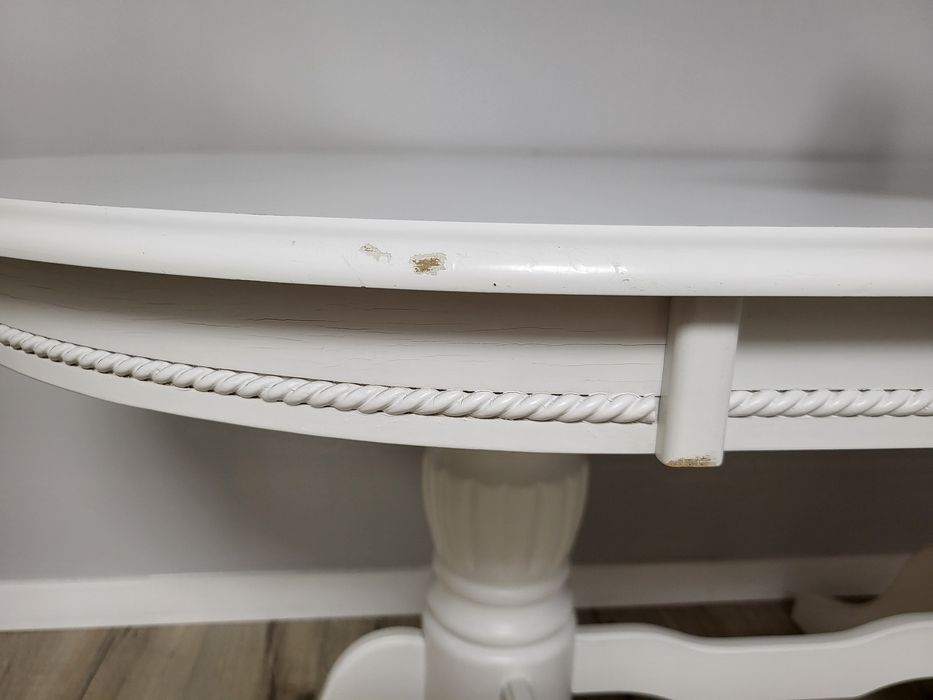 Стол для гостиной