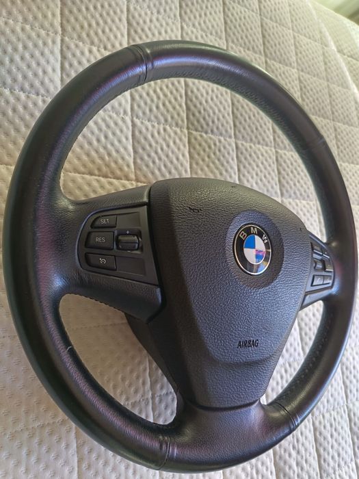 Volan BMW cu comenzi