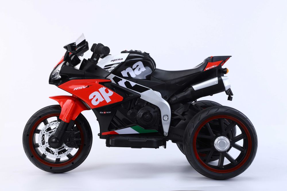 Акумулаторен МОТОР 12V меки гуми с Кожена седалка