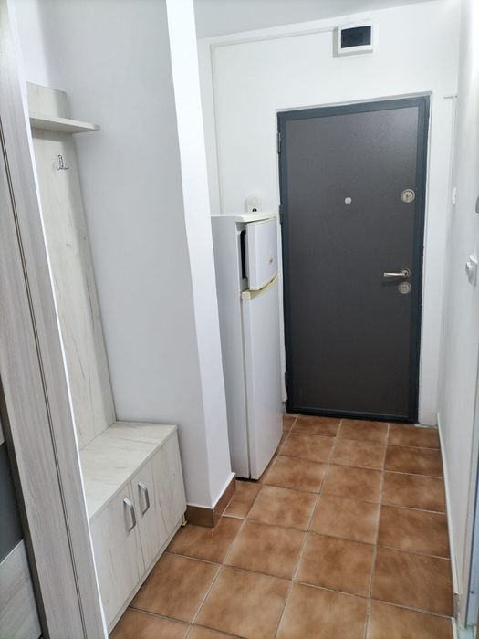 Închiriez apartament cu o camera