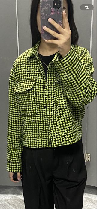 Продам куртку тонкую