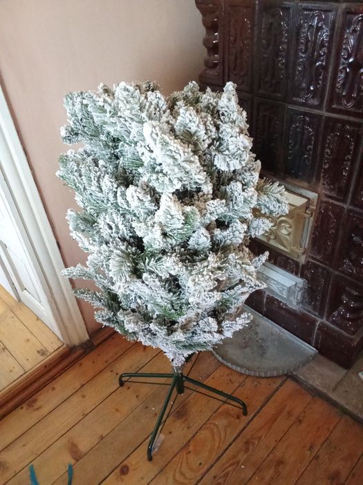 Vând brazi înzăpeziti artificiali  noi