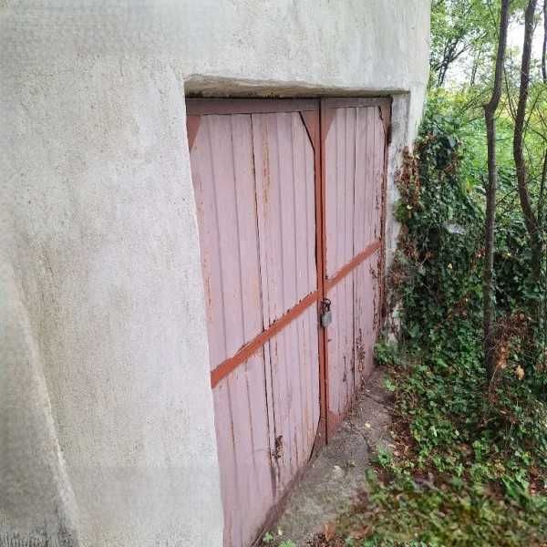 Двуетажна къща в Балканци