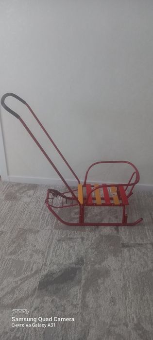 Санки           .