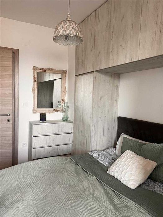 Двустаен имот в кв.Белите брези