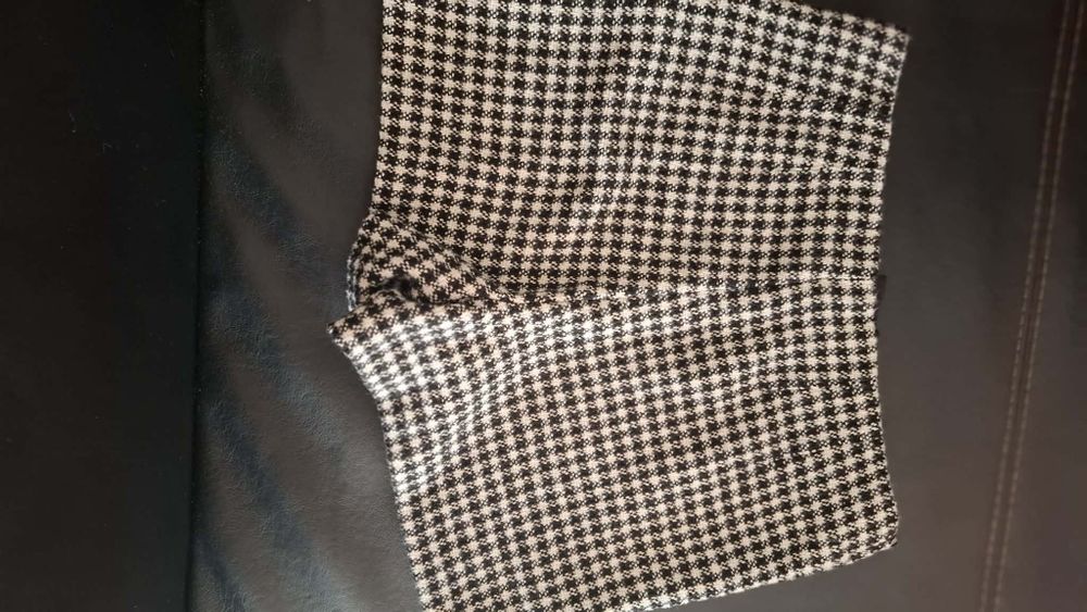 Букле, ZARA къси панталонки S