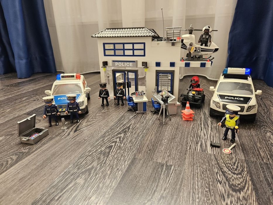 Playmobil Sectia de politie+set masina de politie cu sunete si lumini