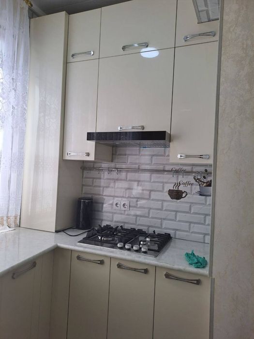 Продам 1/10/11 Буюк ипак йули метро