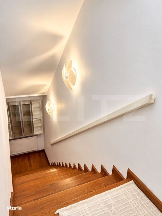 Apartament 3 camere, 116 mp, curte si parcare