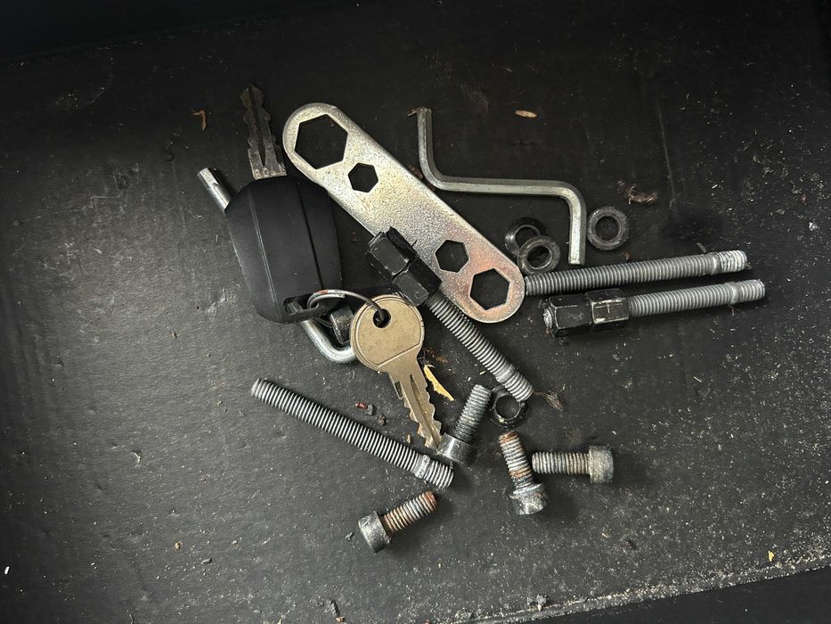 Bare Transversale Thule BMW + kit prindere BMW Seria 1 / 2 / 3 / 4