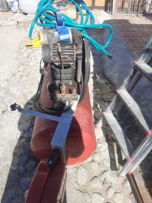 Compresor pe benzină mobil