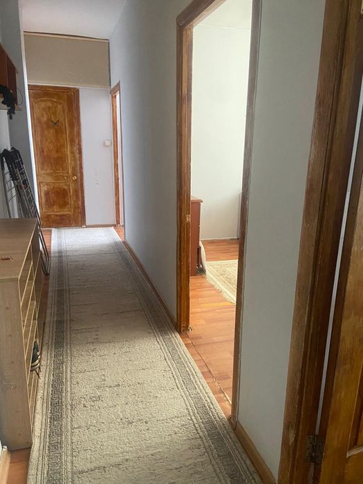 Нурсая срочно кв двух комнатная на первом этаже