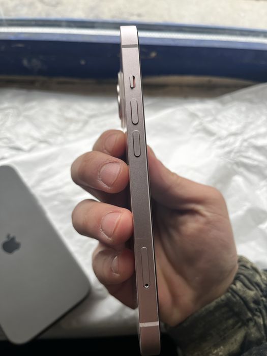 Айфон 13 оригинал каробка нет ток обмен