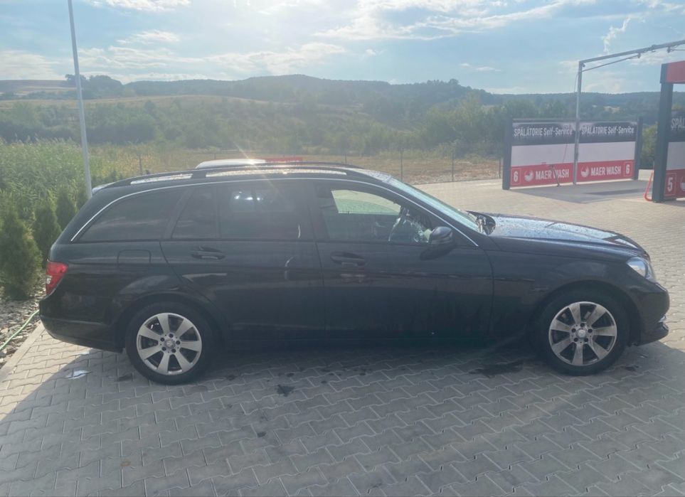 Mercedes-Benz C220