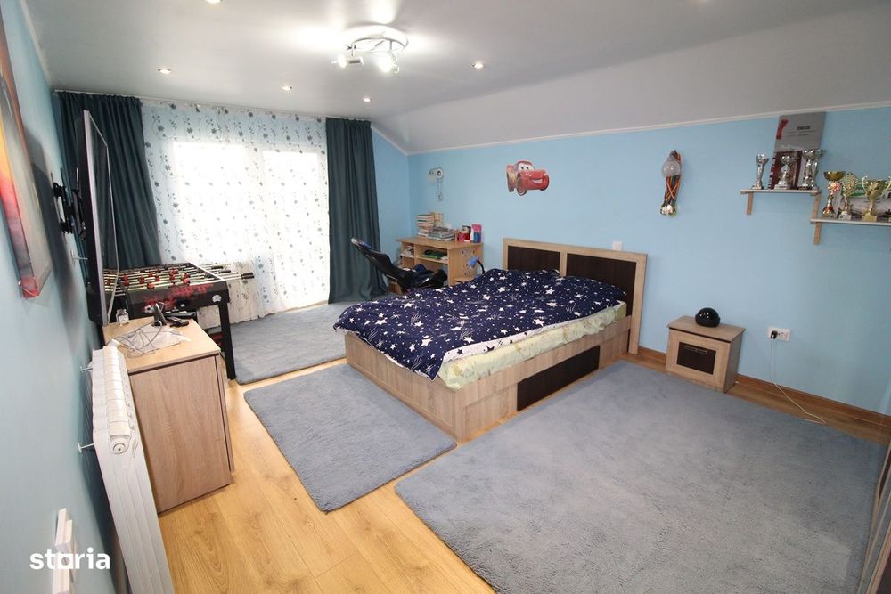Vând casă P+M în Hunedoara, zona Micro3-Altex, teren 1413mp, f.s. 17m