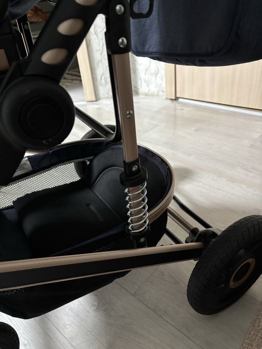 Коляска универсальная зима лето