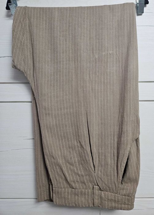 Pantaloni maronii cu dungi albe