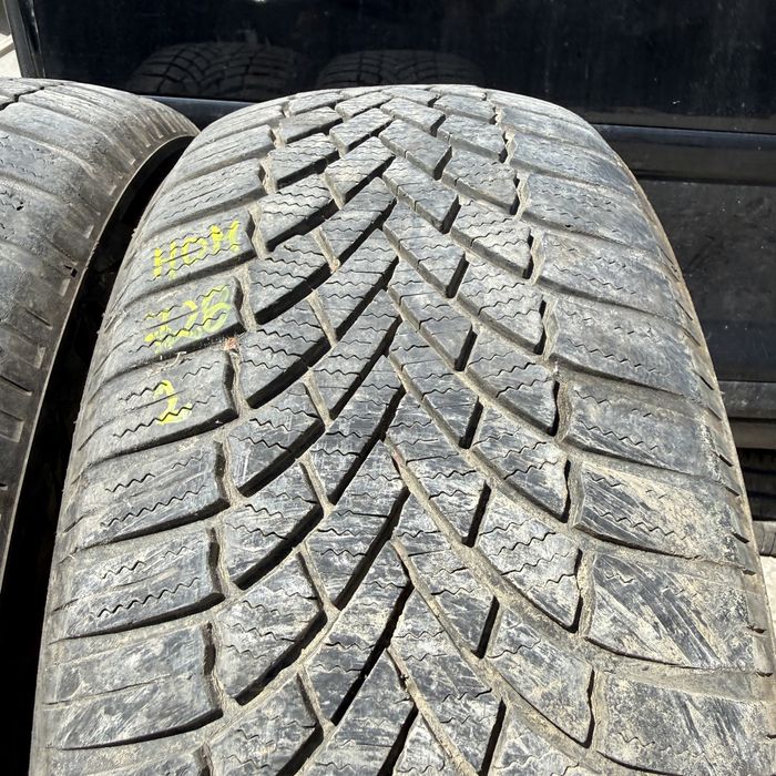 2 броя зимни гуми Bridgestone 205/55 R16 Dot 3919 ном 728