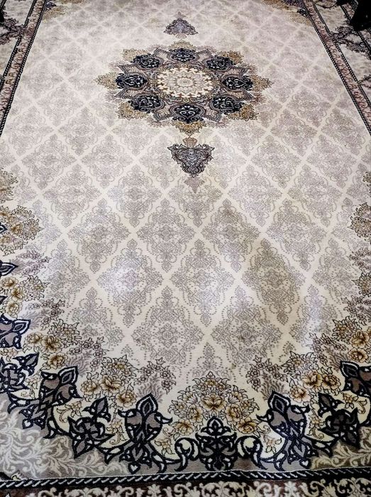 Sotiladi: Sag gilam 3X4.5metr