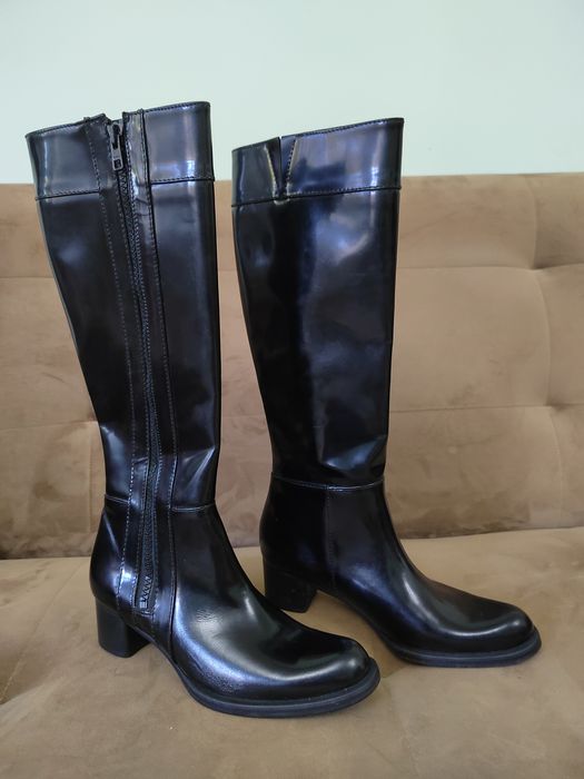 Продам новую обувь. Размеры 36, 37.  Франция, Италия.