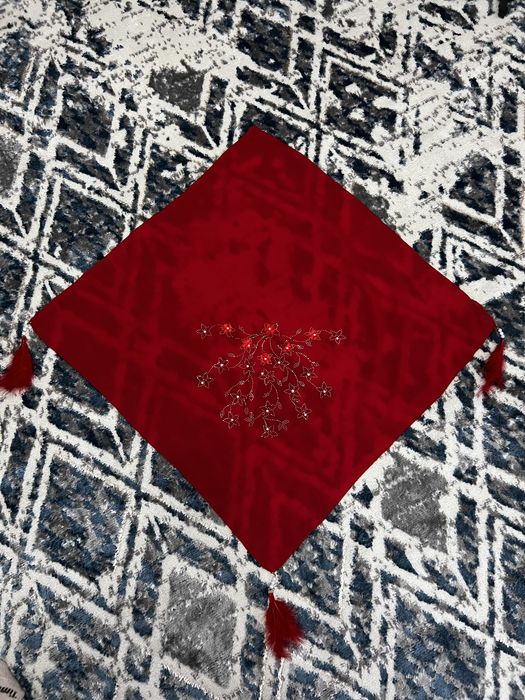 Продам красный платок