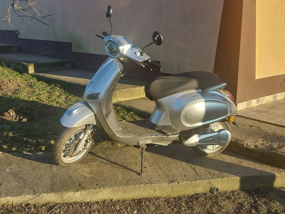 Scuter  electric