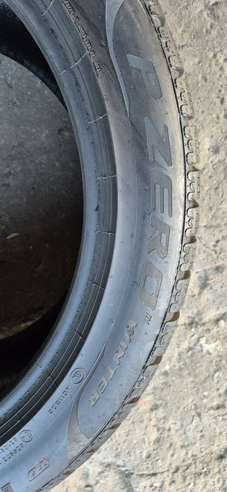 2 anvelope iarna Pirelli 285/40/19,dot 2022.Pretul este pe bucata