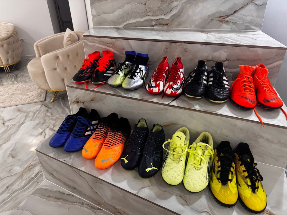 De vânzare ghete fotbal. 100 lei perechea