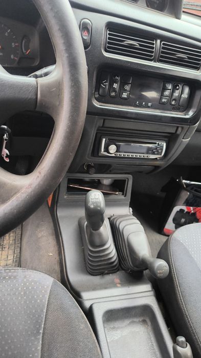 Vând Mitsubishi L200  autoutilitara