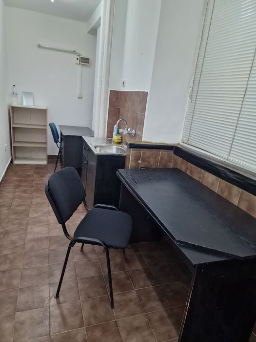 Дава се под наем Офис в София, Банишора - 10 кв.м за 61.2 € - Снимка #1